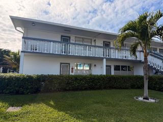 104 Oakridge H, Deerfield Beach, FL 33442