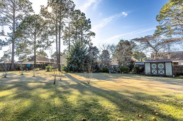 203 Lakeside Dr, Dothan, AL 36301