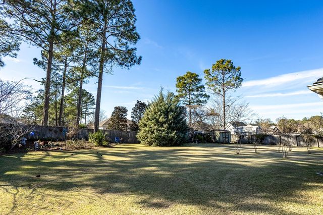 203 Lakeside Dr, Dothan, AL 36301