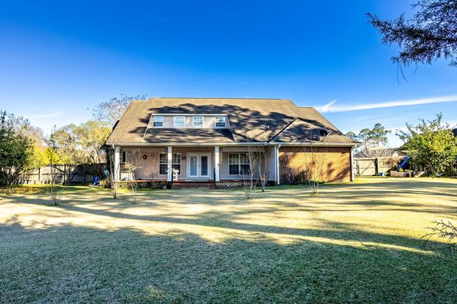 203 Lakeside Dr, Dothan, AL 36301