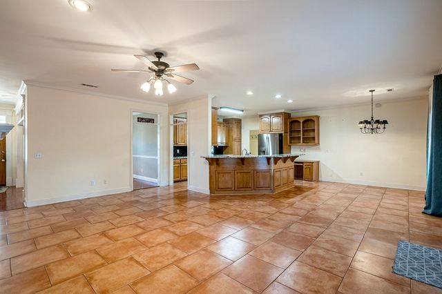 203 Lakeside Dr, Dothan, AL 36301