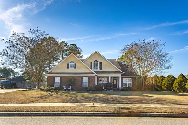 203 Lakeside Dr, Dothan, AL 36301