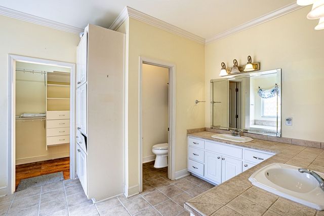 203 Lakeside Dr, Dothan, AL 36301