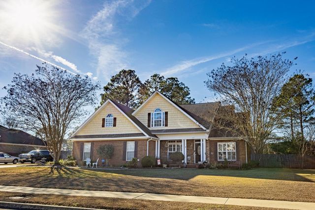 203 Lakeside Dr, Dothan, AL 36301