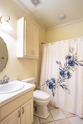 203 Lakeside Dr, Dothan, AL 36301