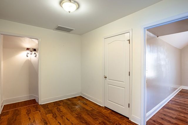 203 Lakeside Dr, Dothan, AL 36301