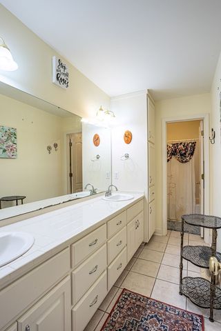 203 Lakeside Dr, Dothan, AL 36301