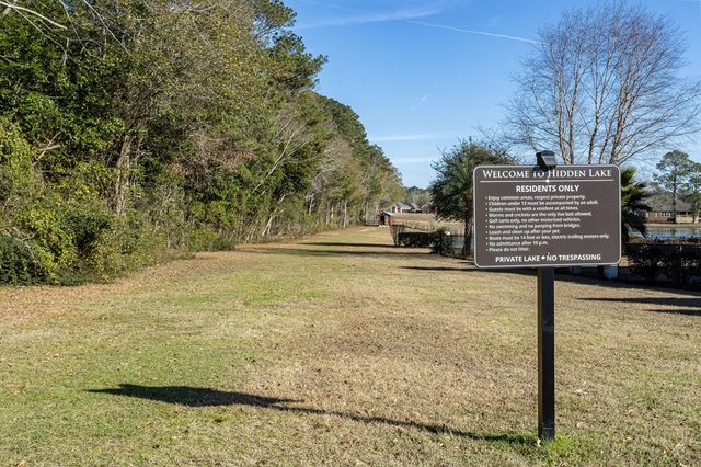 203 Lakeside Dr, Dothan, AL 36301