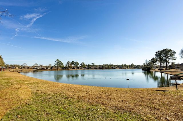 203 Lakeside Dr, Dothan, AL 36301