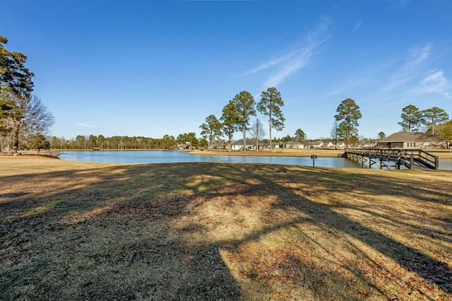 203 Lakeside Dr, Dothan, AL 36301