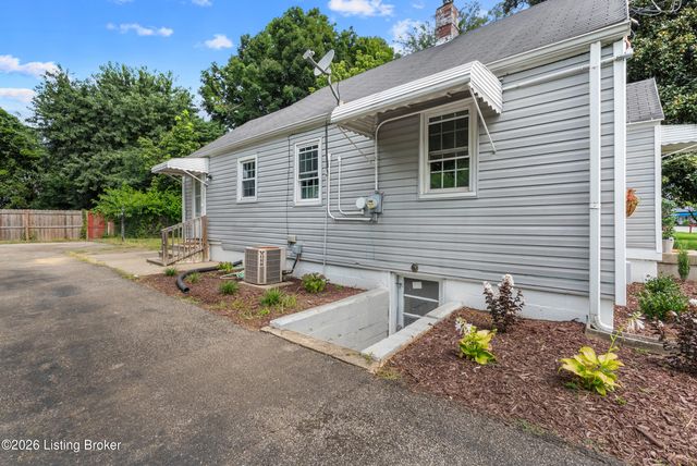 10324 Deering Rd, Louisville, KY 40272