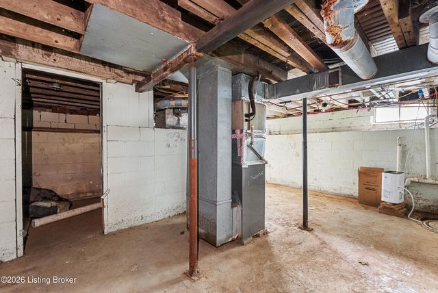 10324 Deering Rd, Louisville, KY 40272