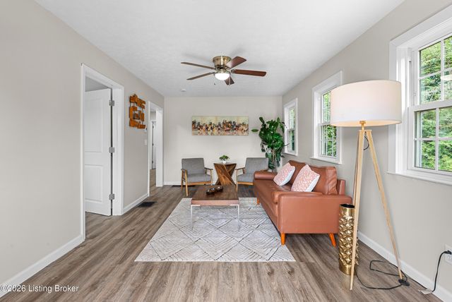 10324 Deering Rd, Louisville, KY 40272