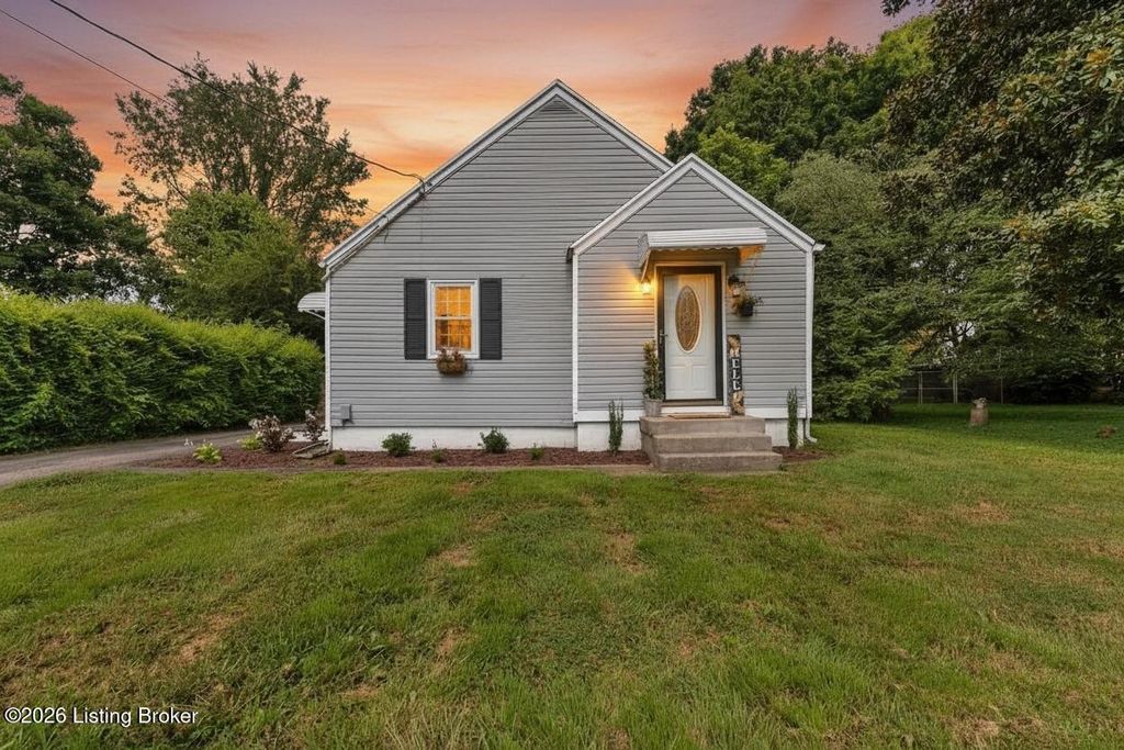 10324 Deering Rd, Louisville, KY 40272