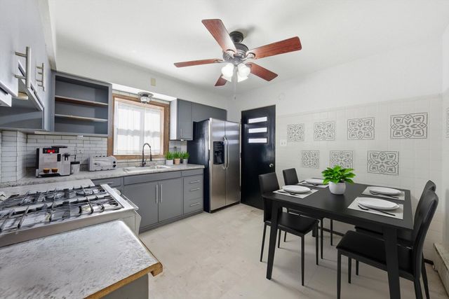 3728 Grove Avenue, Berwyn, IL 60402