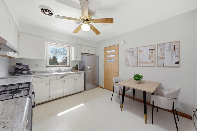 3728 Grove Avenue, Berwyn, IL 60402