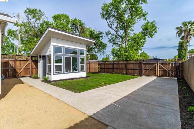 3015 Stevenson St, Pittsburg, CA 94565