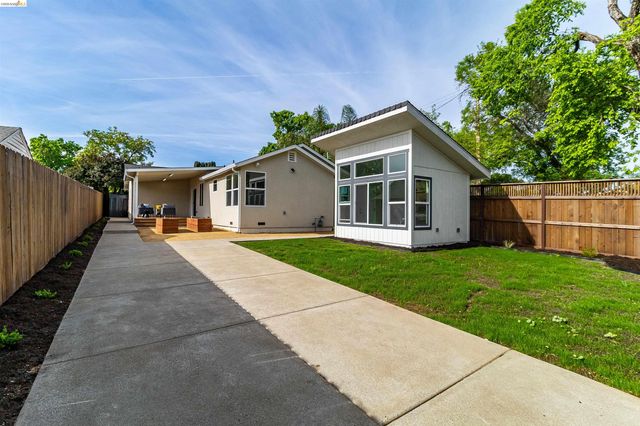 3015 Stevenson St, Pittsburg, CA 94565