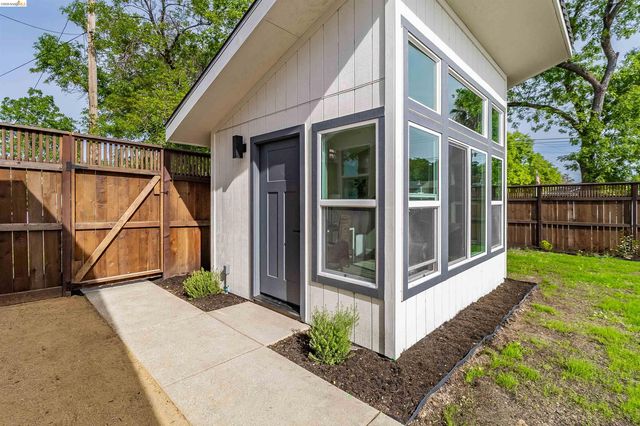 3015 Stevenson St, Pittsburg, CA 94565