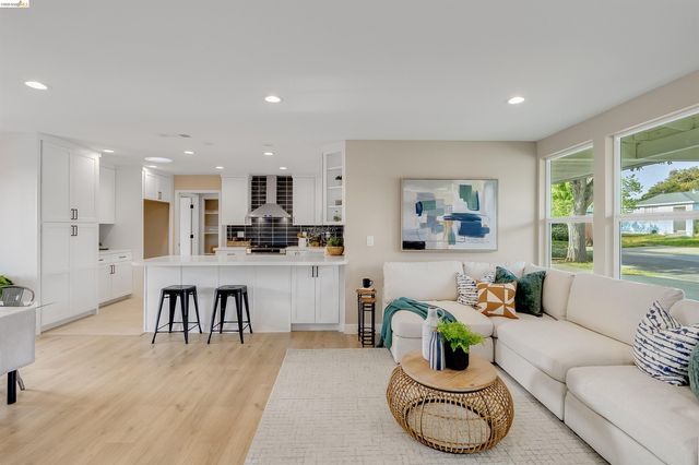 3015 Stevenson St, Pittsburg, CA 94565