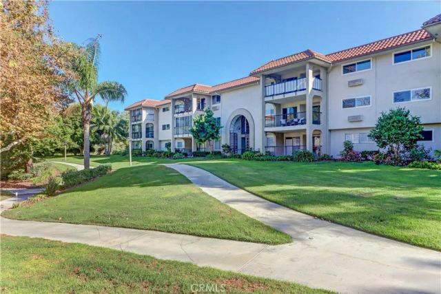 3243 San Amadeo 2F, Laguna Woods, CA 92637