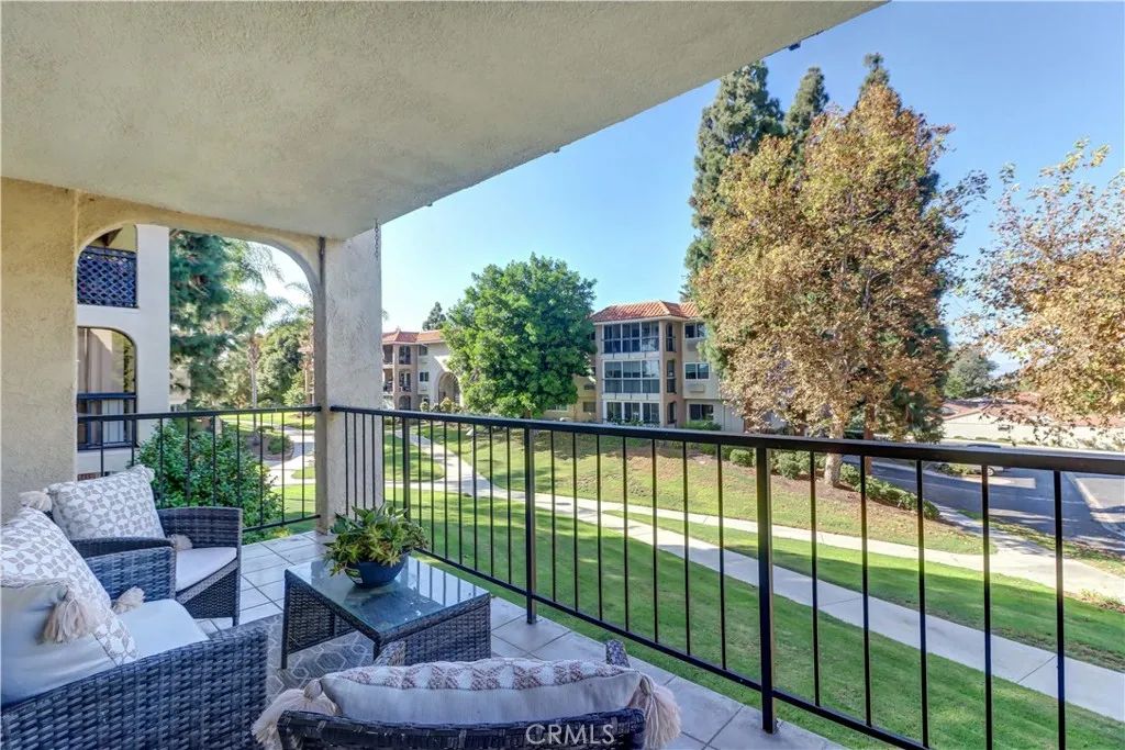 3243 San Amadeo 2F, Laguna Woods, CA 92637