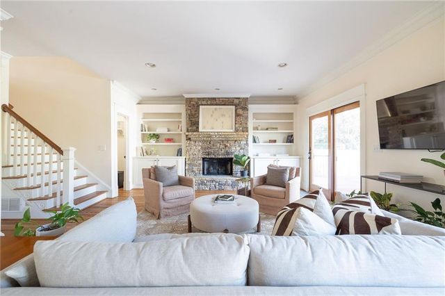 221 Oak Lane, Decatur, GA 30030