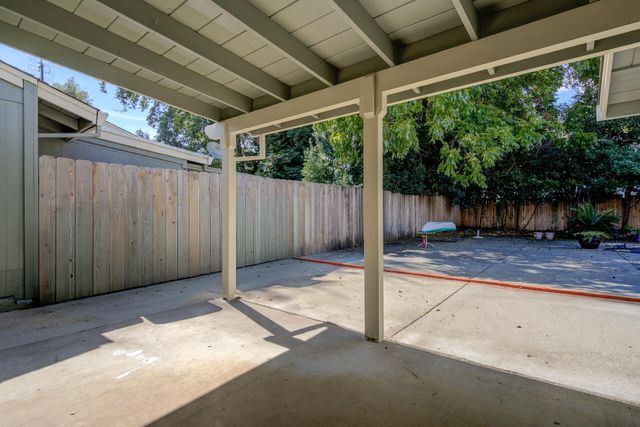 1825 Del Mar Avenue, Redding, CA 96003