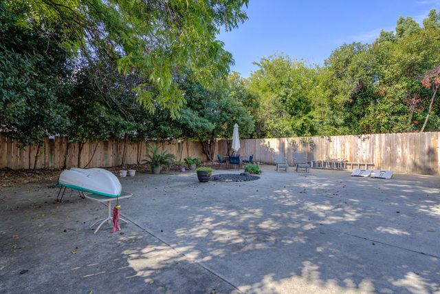1825 Del Mar Avenue, Redding, CA 96003