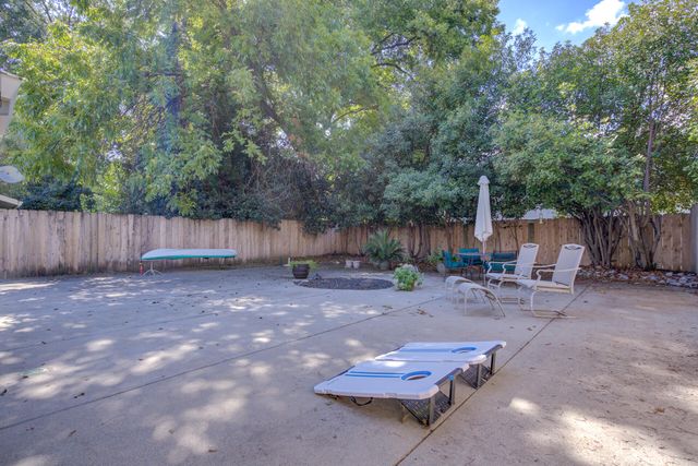 1825 Del Mar Avenue, Redding, CA 96003