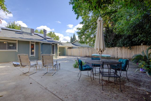 1825 Del Mar Avenue, Redding, CA 96003