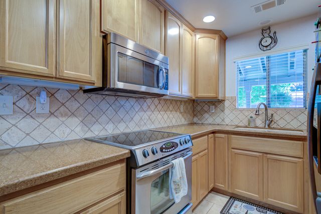 1825 Del Mar Avenue, Redding, CA 96003
