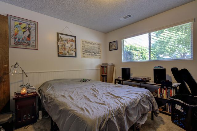 1825 Del Mar Avenue, Redding, CA 96003
