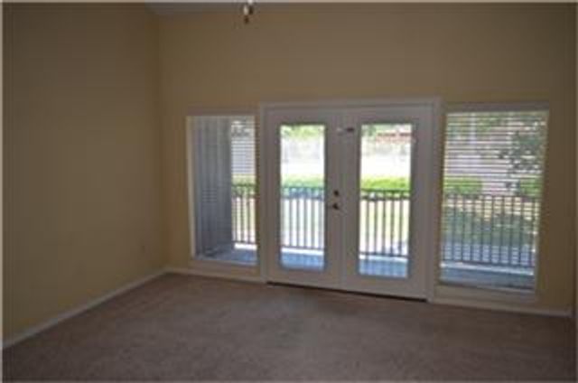 3246 Poe Drive, Montgomery, TX 77356