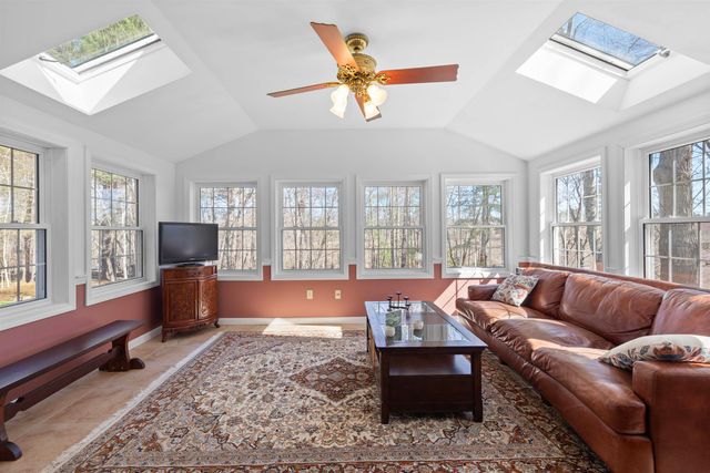 60 Cambridge Road, Hampstead, NH 03841