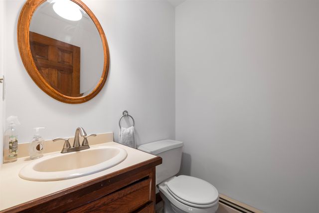 60 Cambridge Road, Hampstead, NH 03841