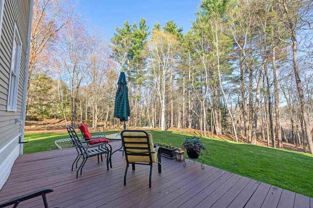 60 Cambridge Road, Hampstead, NH 03841