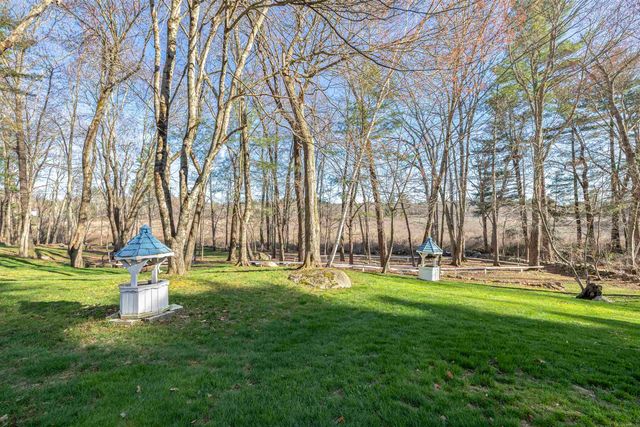 60 Cambridge Road, Hampstead, NH 03841