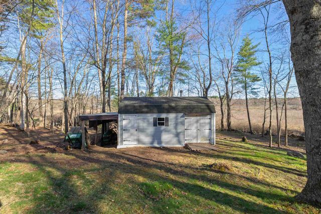 60 Cambridge Road, Hampstead, NH 03841