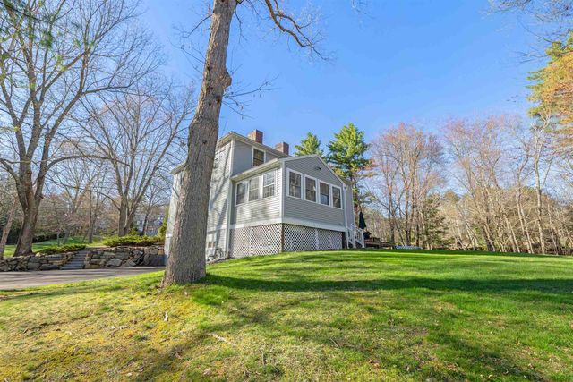 60 Cambridge Road, Hampstead, NH 03841