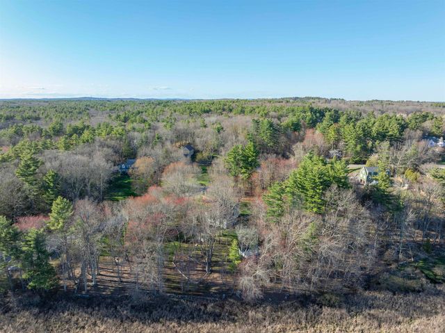 60 Cambridge Road, Hampstead, NH 03841