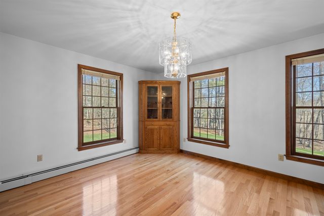 60 Cambridge Road, Hampstead, NH 03841