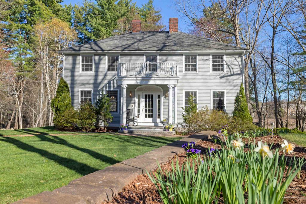 60 Cambridge Road, Hampstead, NH 03841