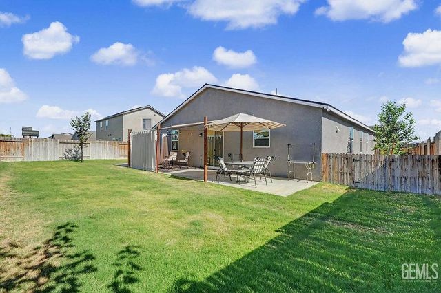 7717 Ridge Forest Drive, Bakersfield, CA 93313