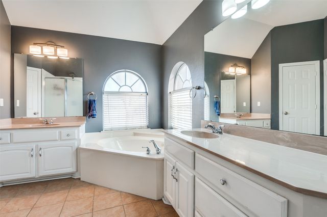 168 Hunters Glen Drive, Waxahachie, TX 75167