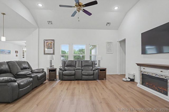 13315 S 72nd East Place, Bixby, OK 74008
