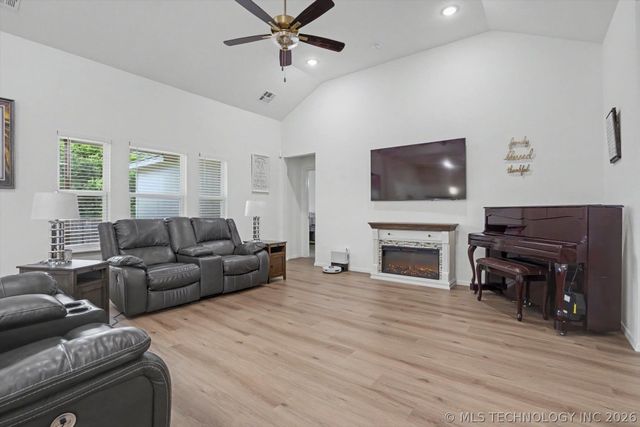 13315 S 72nd East Place, Bixby, OK 74008