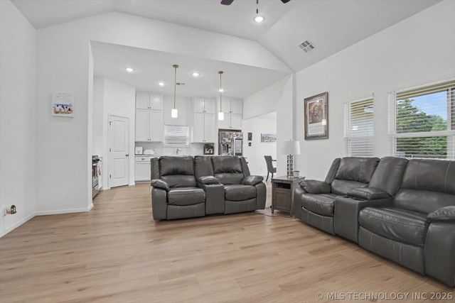 13315 S 72nd East Place, Bixby, OK 74008