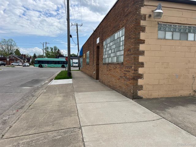 22300 W WARREN Avenue, Detroit, MI 48239