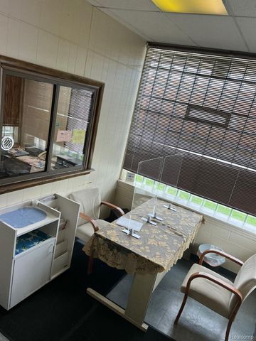 22300 W WARREN Avenue, Detroit, MI 48239